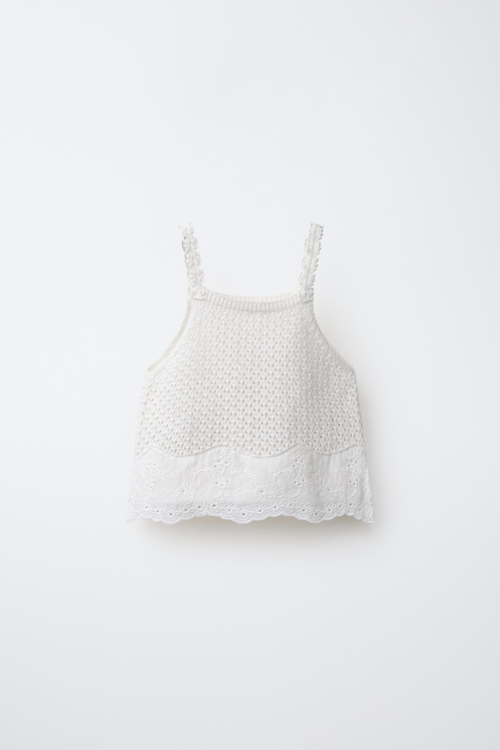 EMBROIDERED KNIT TOP